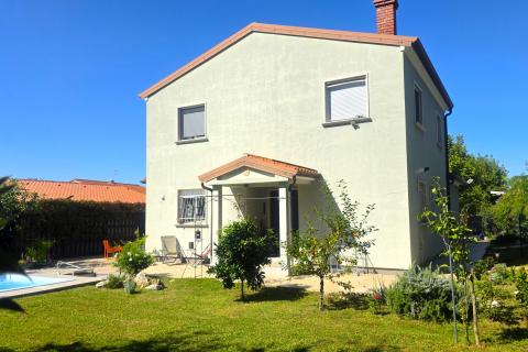 Istra,Lovrečica okolica-Samostojeća kuća s bazenom