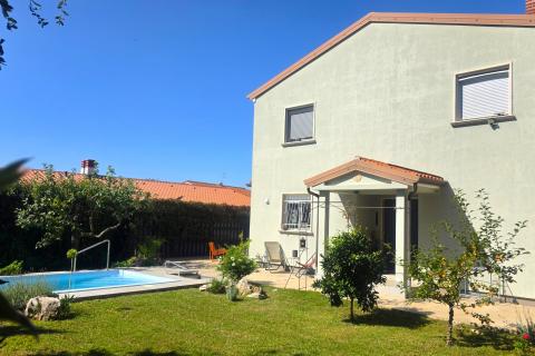 Istra,Lovrečica okolica-Samostojeća kuća s bazenom