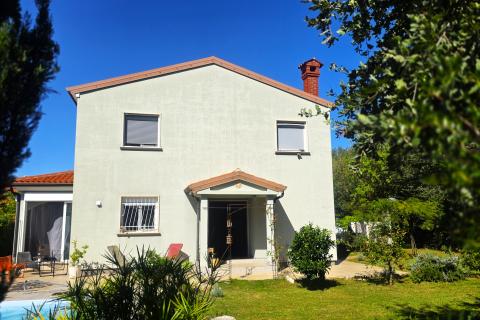 Istra,Lovrečica okolica-Samostojeća kuća s bazenom