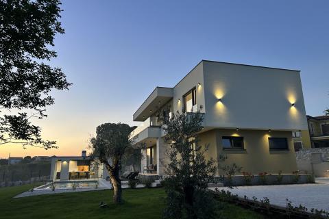 Hiša Svetvinčenat, 208m2