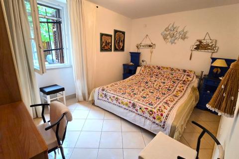 Istra, Rovinj, centar, mirna ulica, dva stana+vlastito dvorište