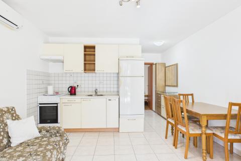 Krk, Njivice – Haus mit Aussicht und 2 Apartments