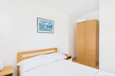 Krk, Njivice – Haus mit Aussicht und 2 Apartments