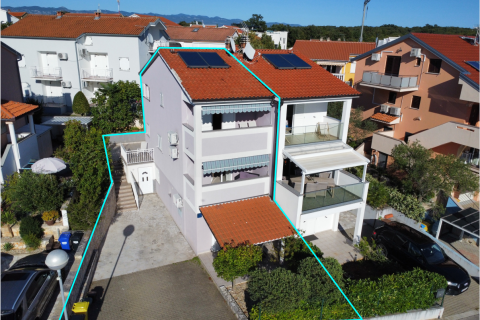 Krk, Njivice – Haus mit Aussicht und 2 Apartments