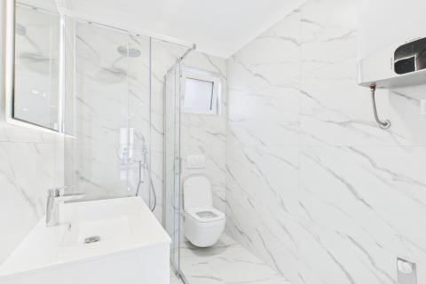 Crikvenica – novogradnja s pogledom, terasa i parking