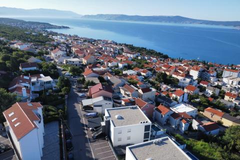 Crikvenica – novogradnja s pogledom, terasa i parking