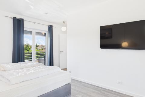 Istrien, Medulin – Luxusvilla mit drei Apartments, 200 m vom Strand – Meerblick