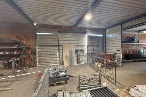 Rugvica, Proizvodna hala s prodajnim prostorom i skladištem