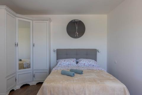 Karlobag – stan prva vrsta do morja, pogled in center