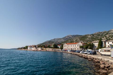 Karlobag – stan prva vrsta do morja, pogled in center