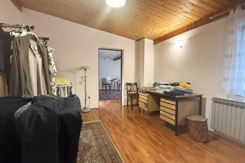 Zagreb, Kustošija, Etažirana kuća sa tri stana