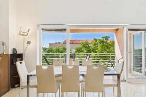 Novi Vinodolski- stan 2.red od mora sa jacuzzijem