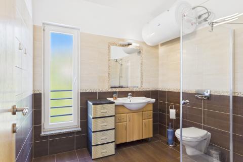 Novi Vinodolski- stan 2.red od mora sa jacuzzijem