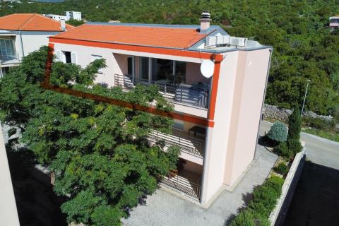 Novi Vinodolski- stan 2.red od mora sa jacuzzijem