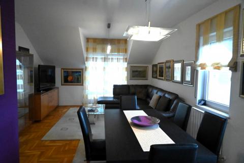 Zagreb, Bukovac - stan s 2 spavaće sobe, spremište, parking