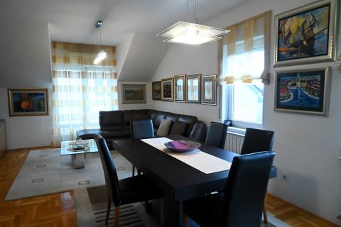 Zagreb, Bukovac - stan s 2 spavaće sobe, spremište, parking