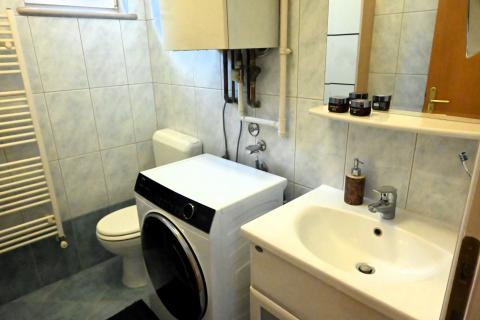 Zagreb, Bukovac - stan s 2 spavaće sobe, spremište, parking