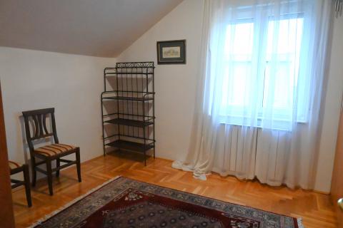 Zagreb, Bukovac - stan s 2 spavaće sobe, spremište, parking