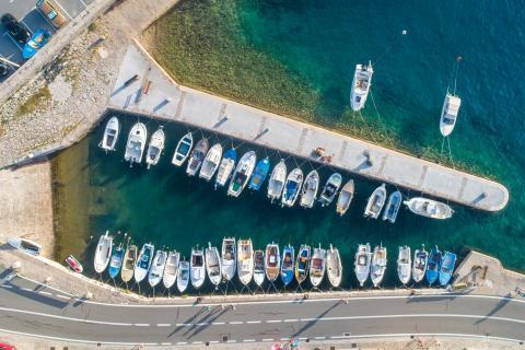 KARLOBAG-kuća s ugostiteljskim objektom i dva stana