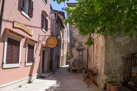 KARLOBAG-kuća s ugostiteljskim objektom i dva stana