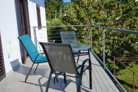 Opatija, Ika, kuća s velikim dvorištem i pogledom na more 