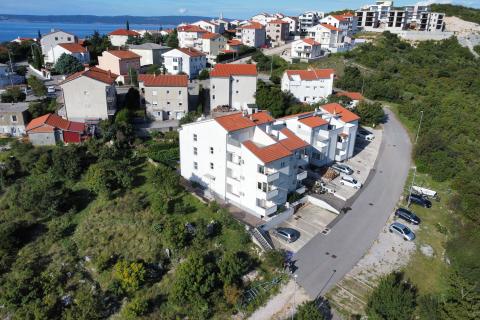 Novi Vinodolski - dvoetažni stan idealan za obitelj