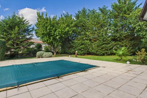 Istra, Rovinjsko Selo - kuća s velikom okućnicom