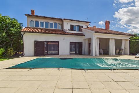 Istra, Rovinjsko Selo - kuća s velikom okućnicom