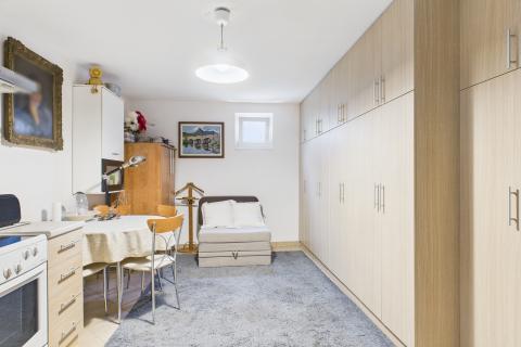 Zagreb, Bukovac - stan s 2 spavaće sobe, spremište, parking