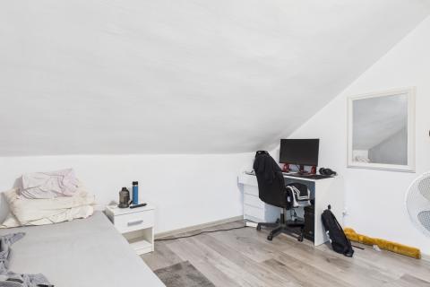 Tuheljske toplice - obiteljska kuća, katnica, okućnica 