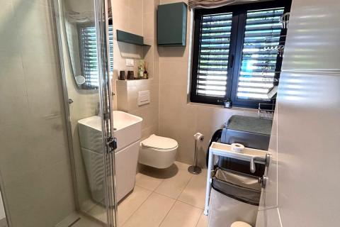 OPATIJA,VOLOSKO- NOVOGRADNJA, stan s bazenom i pogledom na more