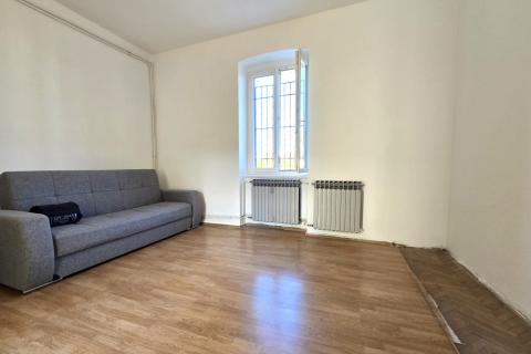 Istra, Pula - Stan s potencijalom u centru 300m od arene