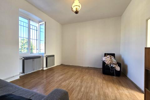 Istra, Pula - Stan s potencijalom u centru 300m od arene