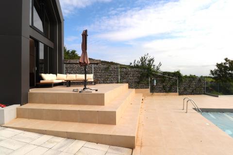 Sveta Jana – moderna kuća s bazenom