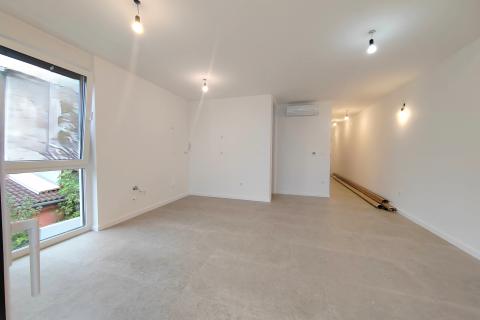 OTOK KRK -OMIŠALJ ,apartman na 150 metara do mora