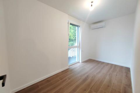 OTOK KRK -OMIŠALJ ,apartman na 150 metara do mora