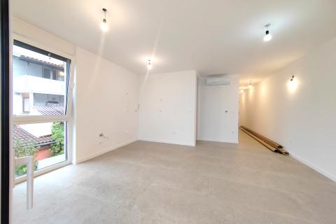 OTOK KRK -OMIŠALJ ,apartman na 150 metara do mora