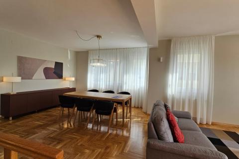 Zagreb, Šestine – dvoetažni stan s garažom i pogledom na grad