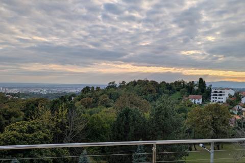 Zagreb, Šestine – dvoetažni stan s garažom i pogledom na grad