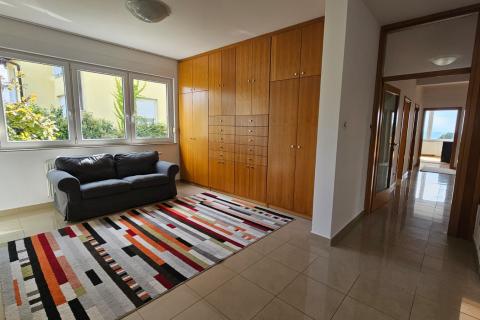 Zagreb, Šestine – dvoetažni stan s garažom i pogledom na grad