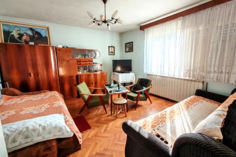 Huis Duga Resa, 93m2