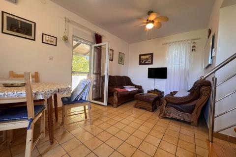 OTOK KRK-GRAD KRK,apartman 150 metara do mora