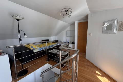 OTOK KRK-GRAD KRK,apartman 150 metara do mora