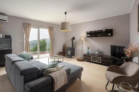 Bribir- kuća sa 3 stana i bazenom