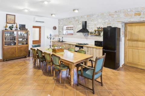 Istra,Buje-Kuća za dugoročni najam