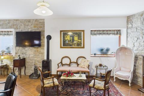 Istra,Buje-Kuća za dugoročni najam