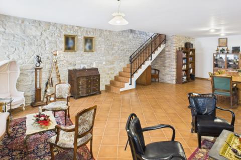 Istra,Buje-Kuća za dugoročni najam