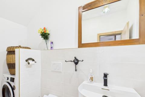 Istra,Buje-Kuća za dugoročni najam