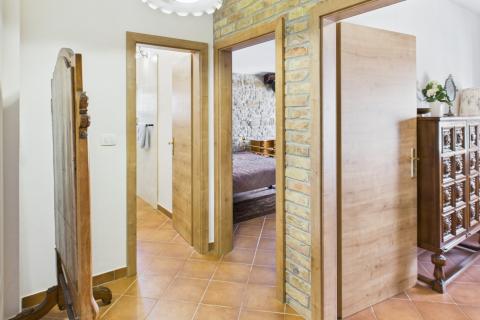 Istra,Buje-Kuća za dugoročni najam