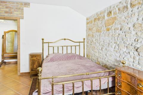 Istra,Buje-Kuća za dugoročni najam